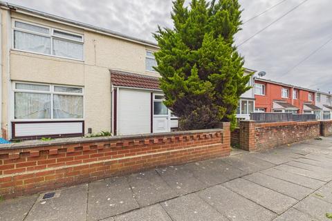 3 bed property, in Eddleston Walk, £60,000