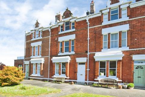 1 bed property, in Howell Road, £140,000