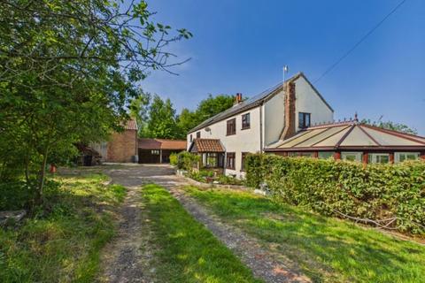 5 bed property, in Burgh Road, £625,000