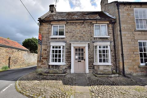 3 bed property, in High Street, £149,950
