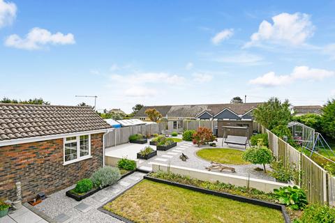 4 bed property, in Seaview Road, £475,000