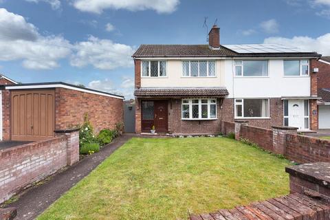 3 bed property, in Grosvenor Road, £290,000