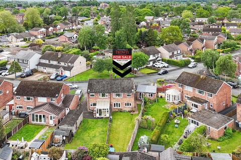 3 bed property, in Grosvenor Road, £290,000