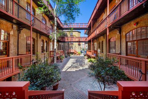 2 bed property, in Mandeville Courtyard, £1,100,000