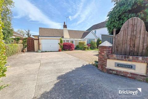2 bed property, in Brixham Road, £395,000
