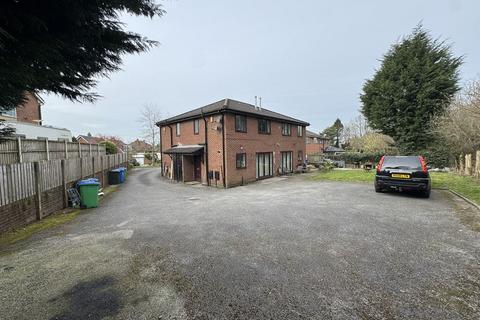 8 bed property, in Cherrington House, £450,000