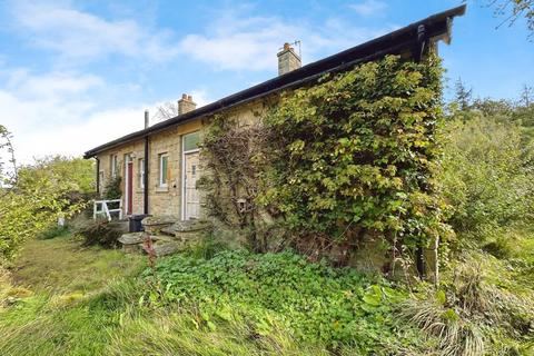 3 bed property, in Coal Road, £300,000