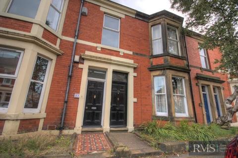 5 bed property, in Fairfield Road, £495,000