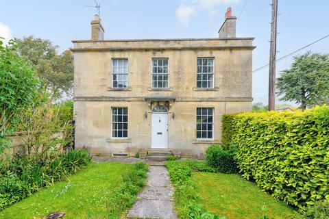 2 bed property, in Huntingdon Street, £450,000