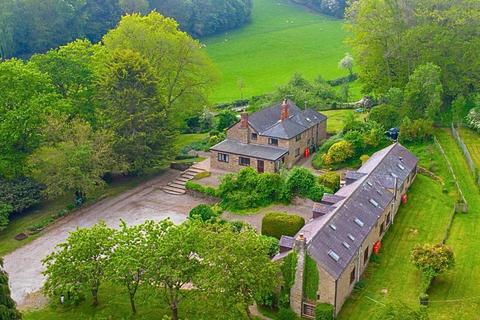 6 bed property, in Kingsland, £1,500,000