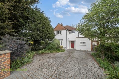 3 bed property, in Tennison Road, £650,000