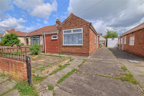 3 bed property, in Chatsworth Gardens, £135,000