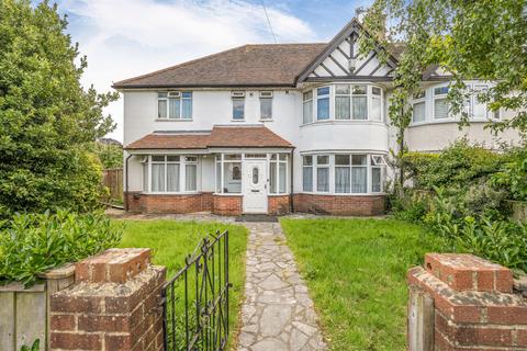 5 bed property, in South View Road, £610,000