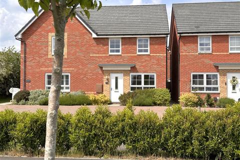 3 bed property, in Halifax Road, £220,000