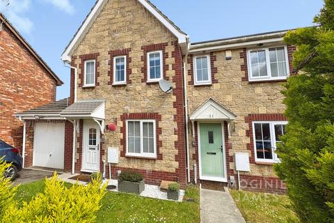 2 bed property, in White Avenue, £210,000