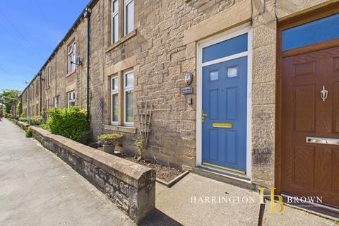 3 bed property, in Summerfield Terrace, £195,000