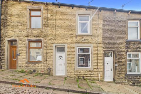 2 bed property, in Dickson Street, £110,000