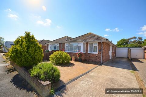 2 bed property, in Seabourne Way, £285,000