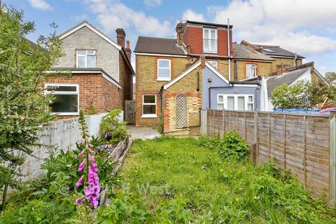 2 bed property, in Alpine Road, £400,000