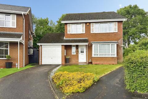 4 bed property, in Woodmere Croft, £575,000