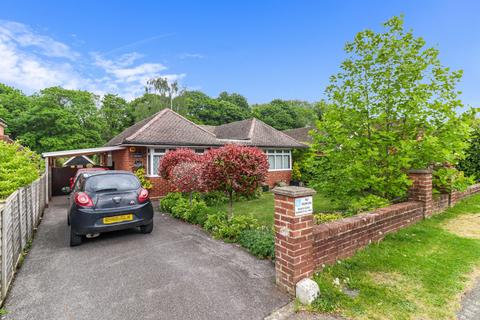 3 bed property, in Park Lane, £700,000