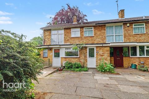 2 bed property, in Upper Park, £325,000