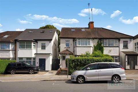 5 bed property, in Princes Park Avenue, £1,280,000