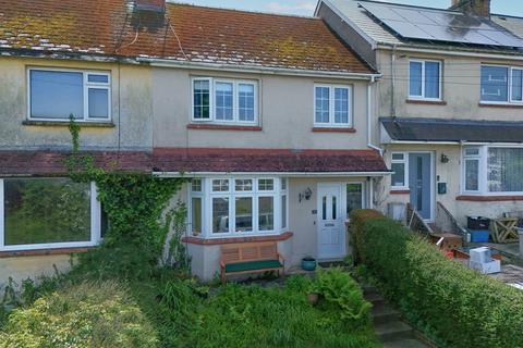 3 bed property, in Hayes Gardens, £210,000