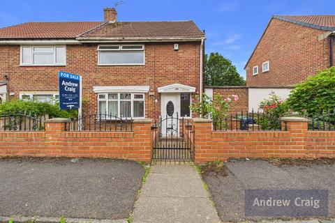 2 bed property, in Palmerston Road, £115,000