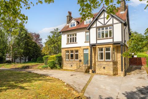 5 bed property, in Park Lane, £2,350,000