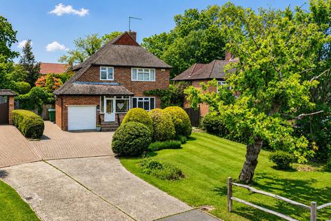 5 bed property, in Harley Shute Road, £570,000