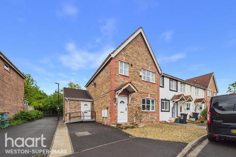 3 bed property, in Charlock Road, £240,000