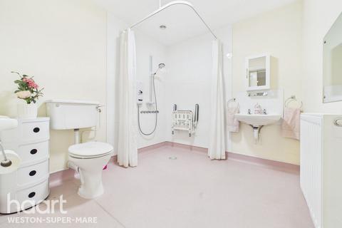 3 bed property, in Charlock Road, £260,000