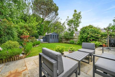 3 bed property, in Brassie Avenue, £850,000