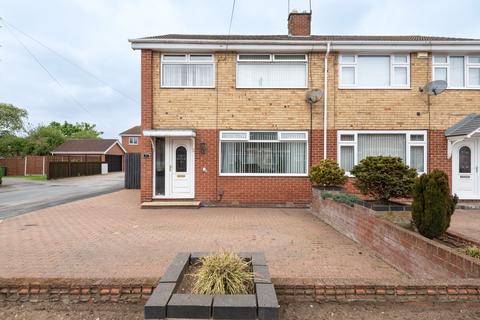 3 bed property, in Roslyn Crescent, £163,000