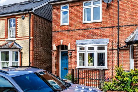 3 bed property, in Albion Road, £725,000