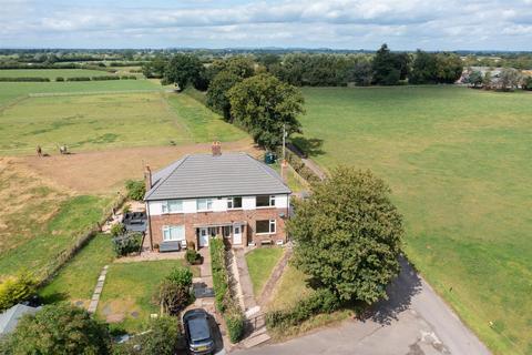 3 bed property, in Mill Lane, £288,500