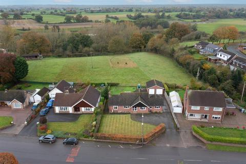 2 bed property, in Whitchurch Road, £400,000