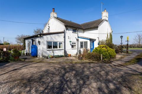 2 bed property, in Whitchurch Road, £400,000