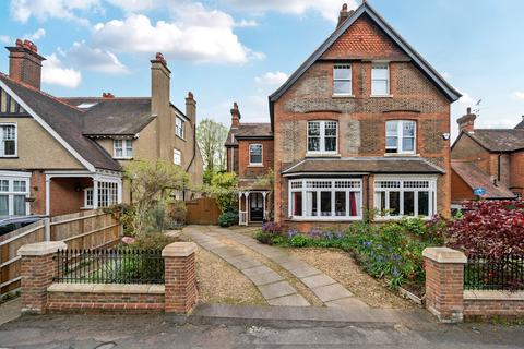 5 bed property, in Ridgmont Road, £1,500,000