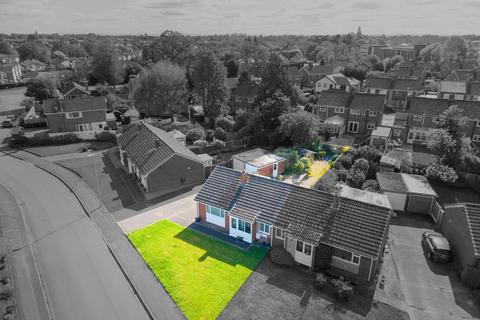 2 bed property, in Brine Road, £265,000