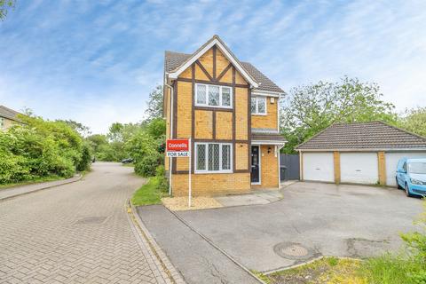 3 bed property, in Bedford Road, £400,000