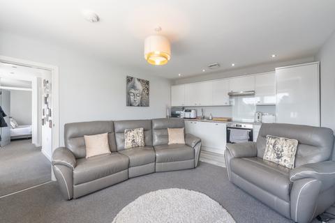 2 bed property, in South Union Street, £95,000