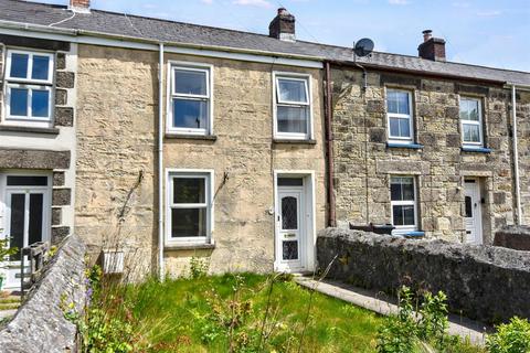 2 bed property, in Chapel Road, £145,000