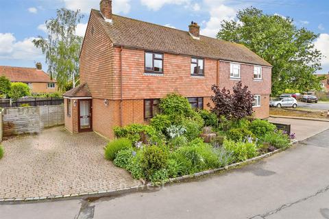 3 bed property, in Weald View, £400,000