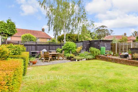 3 bed property, in Weald View, £400,000