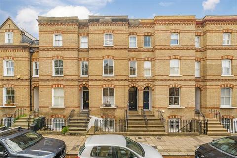 1 bed property, in Ravensdon Street, £375,000