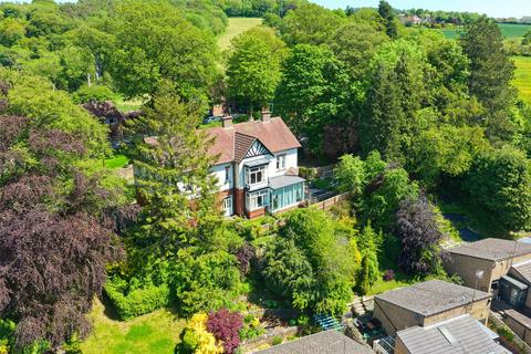 5 bed property, in Durham Road, £550,000