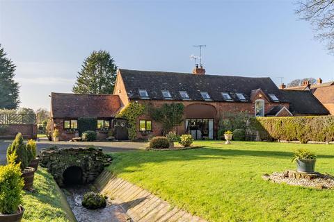 3 bed property, in Bromsgrove Road, £750,000