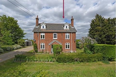 3 bed property, in Aldringham, £345,000